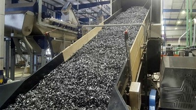 Reciclado: una planta de ACA ya recupera 2000 toneladas de silobolsas y bidones