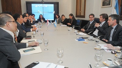 Argentina busca incrementar el intercambio comercial de alimentos con Singapur