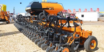 Las sembradoras se agrandan en ancho de labor y capacidad de tolva