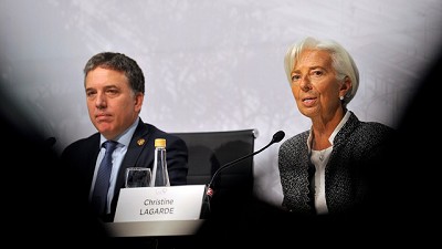 Para bajar el déficit y calmar los precios, analizan extender las retenciones a casi todas las exportaciones