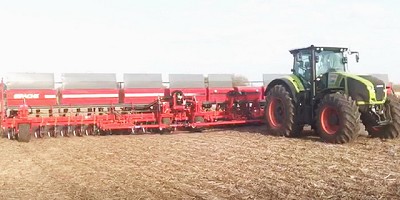 Apache armó una sembradora de más de 20 metros