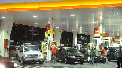 El aumento de la nafta en octubre podría oscilar entre 3 y 4%
