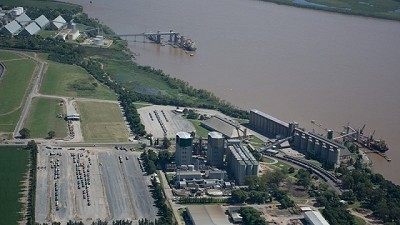 En gran parte de los puertos del país se redujo a la mitad el tiempo de espera de los camiones