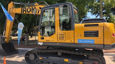 Nueva excavadora para mejorar los caminos rurales del municipio de General Alvear