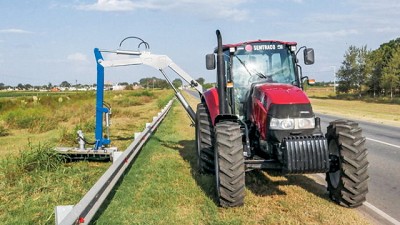 Fragar desarrolló una desmalezadora con brazo articulado de producción nacional