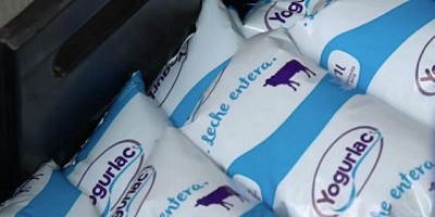 Una firma mendocina tiene la leche a mitad de precio y la gente hace cola para comprar