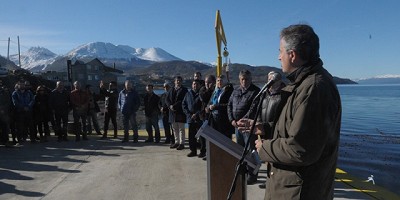 Etchevehere participó de la inauguración de dos nuevos muelles en Tierra del Fuego