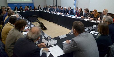 Etchevehere encabezó la tercera reunión de la Mesa Olivícola