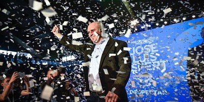 Con música de Rocky y pose de boxeador, José Luis Espert lanzó su campaña presidencial