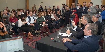 Etchevehere, Barañao y Bergman disertaron sobre el rol del Estado y los fitosanitarios