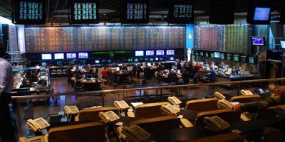 Mercados alterados: recomiendan esperar y verla desde afuera