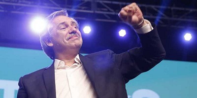 Fernández ganó en primera vuelta y ya negocia con Macri la transición