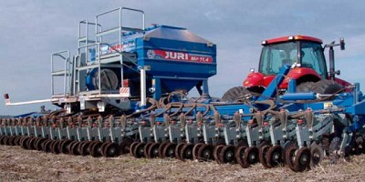 Víctor Juri prepara un nuevo cuerpo de siembra para granos finos