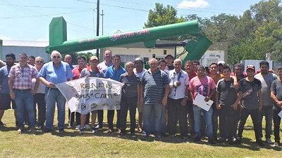 El RENATRE realiza una capacitación sobre manejo de cosechadora y extractora de granos de silobolsa