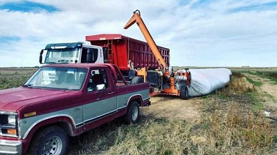 Tecsar le sumó un control remoto a la extractora de granos TSC 370