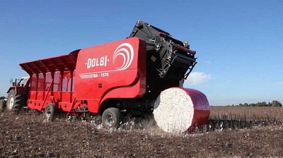Dolbi comenzó a exportar la rotoenfardadora de algodón RA 1570