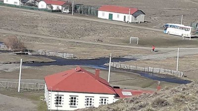 Coronavirus en la Argentina. En busca de wifi: cómo se estudia en una escuela rural de Tierra del Fuego durante la cuarentena