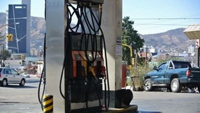 El combustible baila al compás del dólar