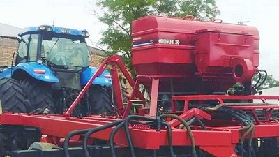 Víctor Juri actualiza su tolva dosificadora Microfert