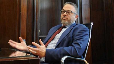 Kulfas relativizó problemas de insumos y dijo que más del 95% importaron sin inconvenientes