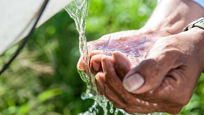 El acceso al agua contribuye a disminuir el trabajo infantil en las zonas rurales