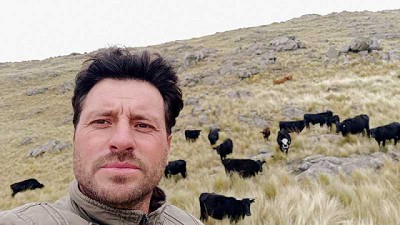 Tras un año de usurpación en su campo, un pequeño productor cordobés logra que la Justicia se lo restituya con el acompañamiento gremial de FAA