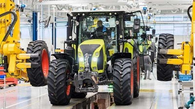 Claas inaugura una planta para crecer en tractores