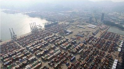 Brote de Covid en puerto chino exacerba retrasos en la cadena de suministro global