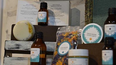 En El Bolsón, productoras apuestan por las aromáticas y la fitocosmética natural