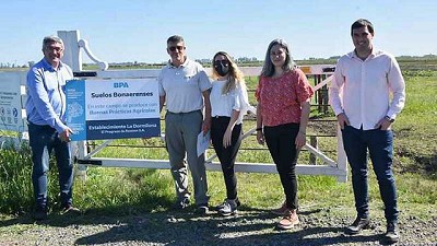 Rodríguez entregó los primeros certificados de Buenas Prácticas Agrícolas de la Provincia