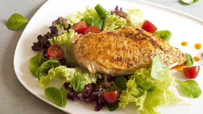 El bajo contenido de colesterol de la carne de Pollo contribuye a mantener la salud cardiovascular