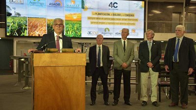 Julián Domínguez, en la Bolsa de Cereales: 