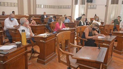 Con fuerte presencia policial, el Concejo de Tandil aprobó la ordenanza para regular el uso de agroquímicos