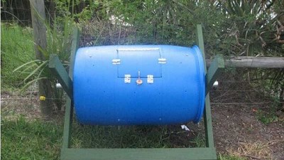 Cómo hacer una compostadora giratoria casera