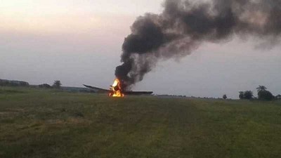 Un avión hidrante que combate los incendios en Corrientes se prendió fuego
