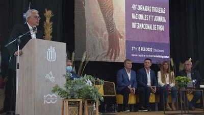 Fiesta Nacional del Trigo: Julián Domínguez propuso el desafío de producir 