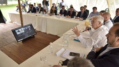Crisis internacional: Julián Domínguez convocó a los Agregados Agrícolas y Consejo Federal Agropecuario