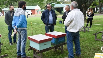El ministro participó del 5° Encuentro Nacional de Criadores de Abejas Reinas