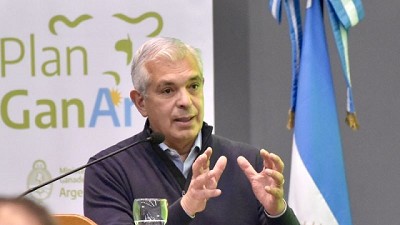 Julián Domínguez y Gerardo Zamora presentaron el Plan GanAr en Santiago del Estero