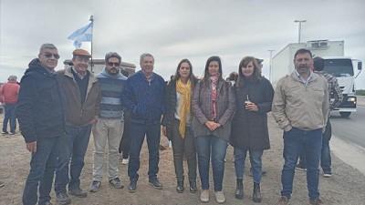 FAA en movilización en el puente Rosario - Victoria por humedales