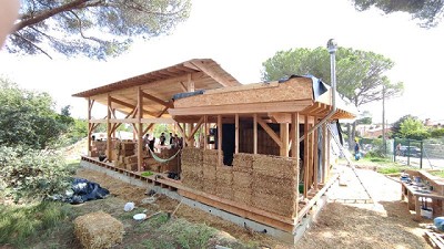 De la paja y el cáñamo a los hongos: se buscan materiales naturales para construir casas