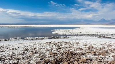 Litio: La carrera entre Argentina y Chile por el estratégico mineral