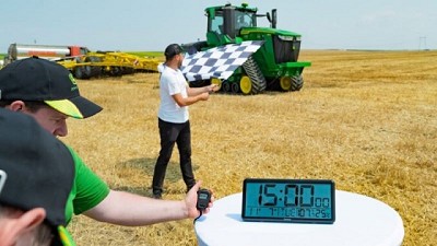 John Deere y Bednar batieron el récord mundial de labranza