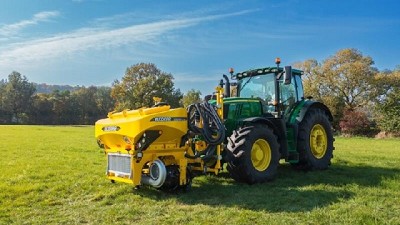 Bednar presentó una sembradora de acople frontal