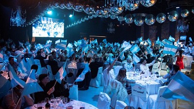 Una noche llena de anuncios, emociones y un público deslumbrado. La CAR23 de FADA, teñida de celeste y blanca