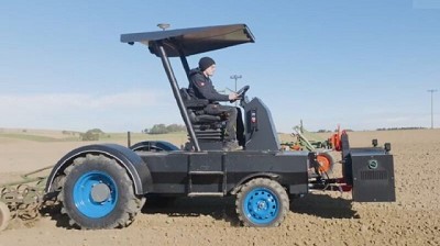 TUMtrac quiere «dar vuelta» el negocio de tractores eléctricos