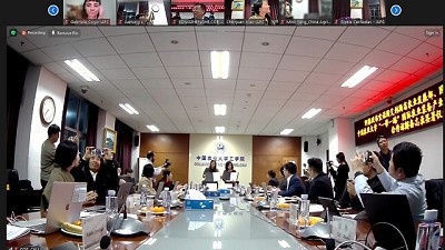 El ministro Javier Rodríguez firmó un acuerdo con la Universidad Agrícola de China