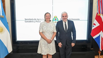Vilella recibió a la embajadora británica en la Argentina Kirsty Hayes