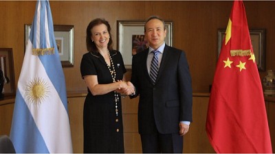 Tras la presión de Mondino, China redujo 1.010 posiciones arancelarias contra Argentina