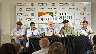 Vilella se reunió con la Mesa de Carnes en Expoagro 2024
